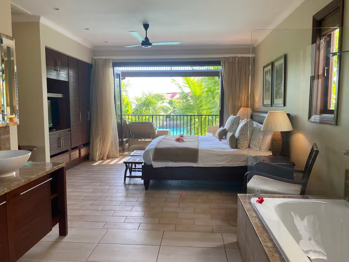 4 Bedroom Maison with Private Pool