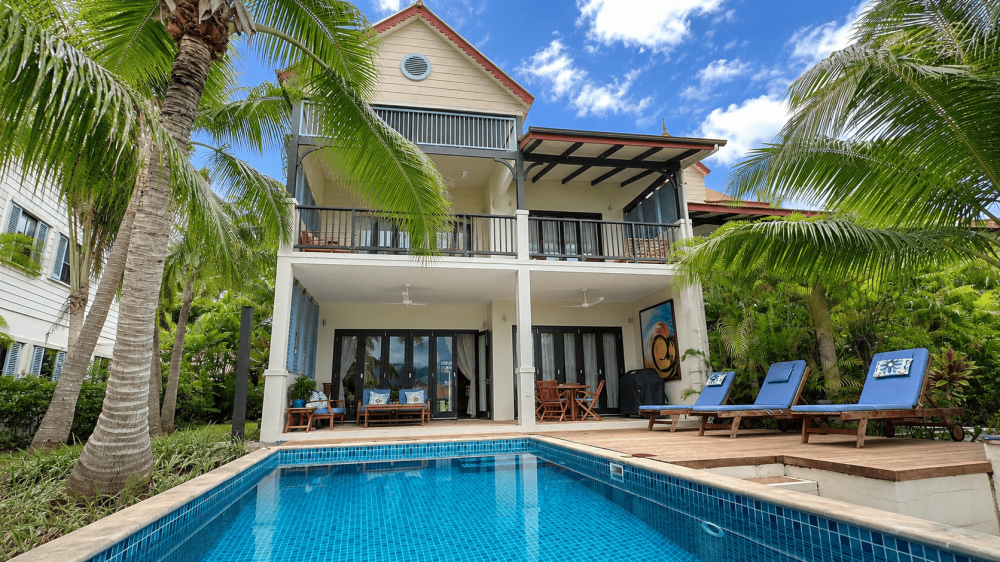 4-Bedroom Maison with a Private Pool and Mooring on Eden Island