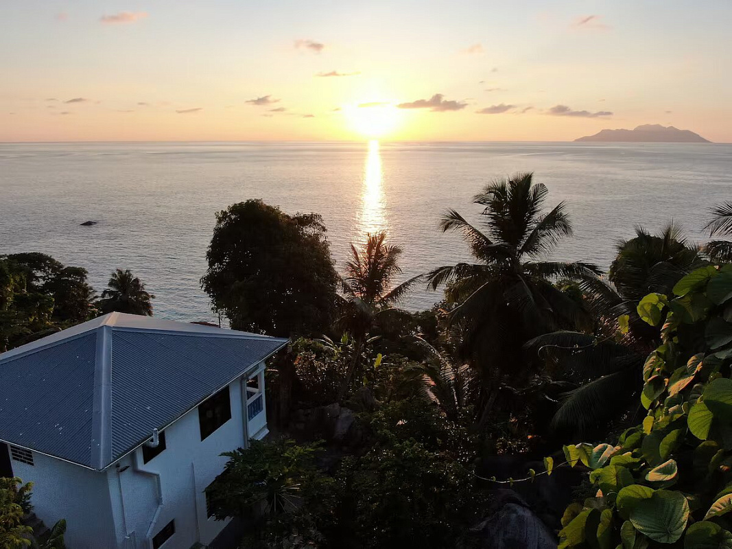 Crystal Apartments Seychelles SeaView