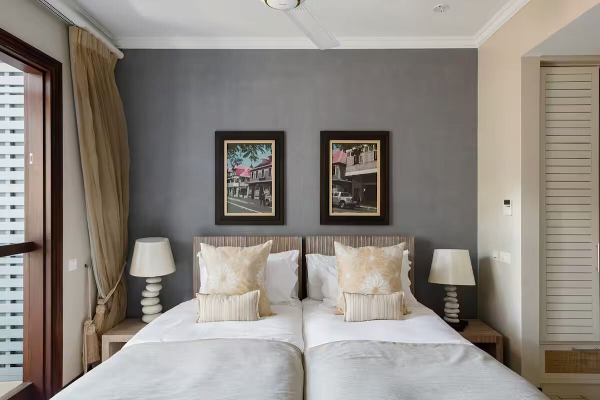 Elegant Waterfront Apartment on Eden Island  Share  Save